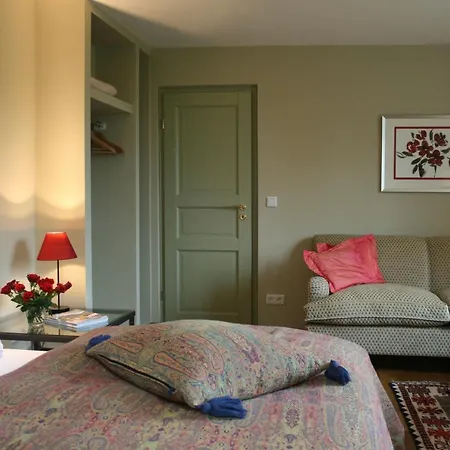 Bed & Breakfast In Idyllischer, Ruhiger Lage Und Flughafennaehe *