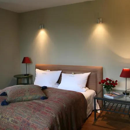 Bed & Breakfast In Idyllischer, Ruhiger Lage Und Flughafennaehe *