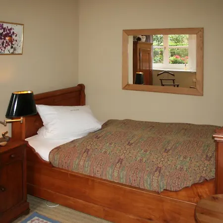 Bed & Breakfast In Idyllischer, Ruhiger Lage Und Flughafennaehe *