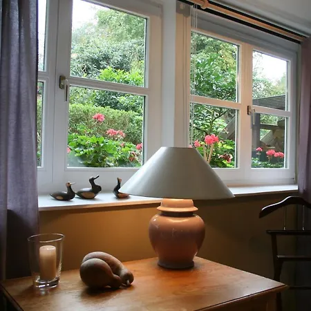 In Idyllischer, Ruhiger Lage Und Flughafennaehe Bed & Breakfast Ratingen