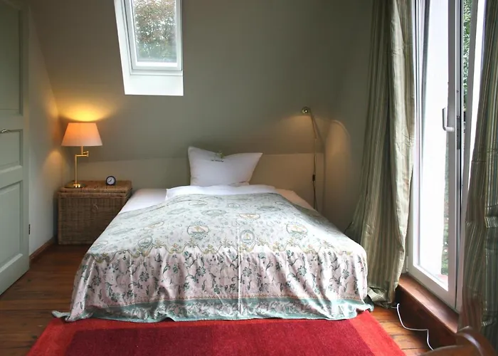 In Idyllischer, Ruhiger Lage Und Flughafennaehe 3* Ratingen