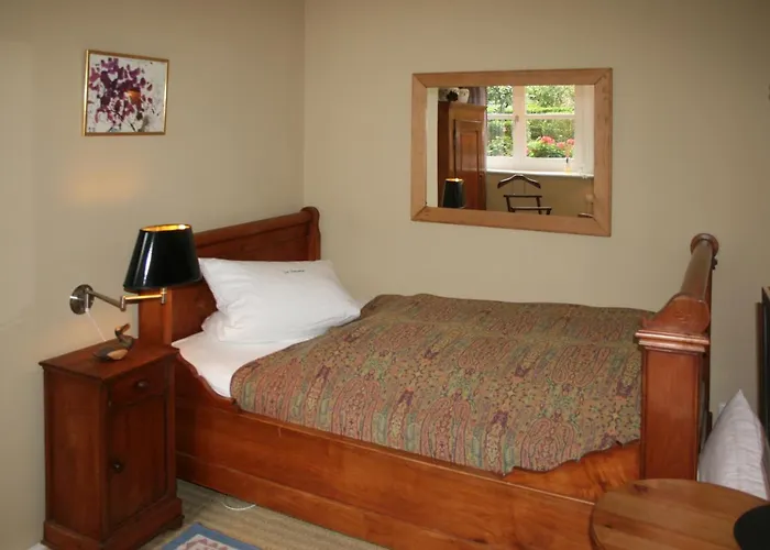 Bed & Breakfast In Idyllischer, Ruhiger Lage Und Flughafennaehe 3*